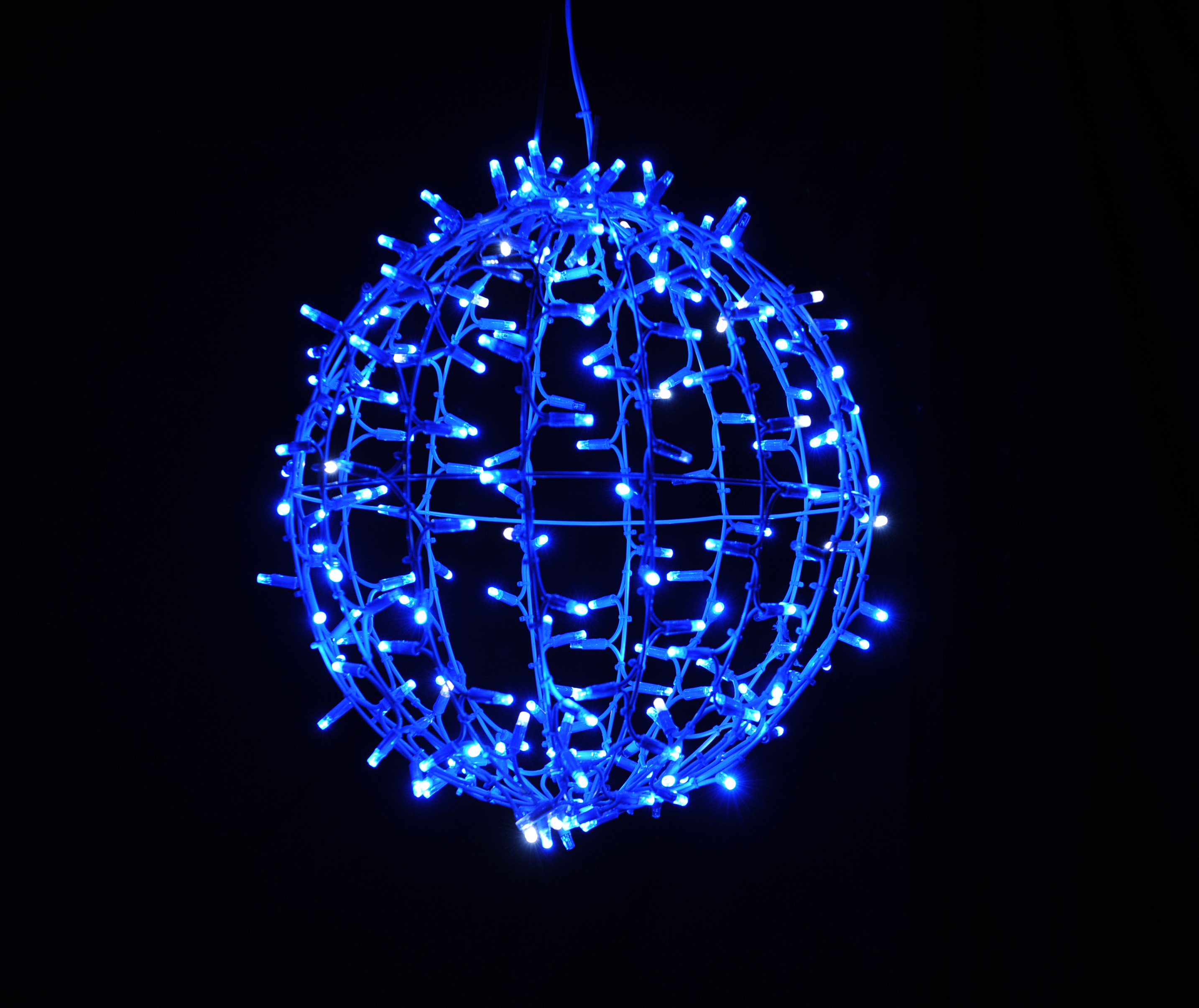 Luzes de motivos de esfera de Natal ao ar livre