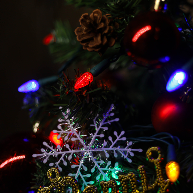 A corda do diodo emissor de luz do UL C3 ilumina a luz de Natal multicolorida ao ar livre